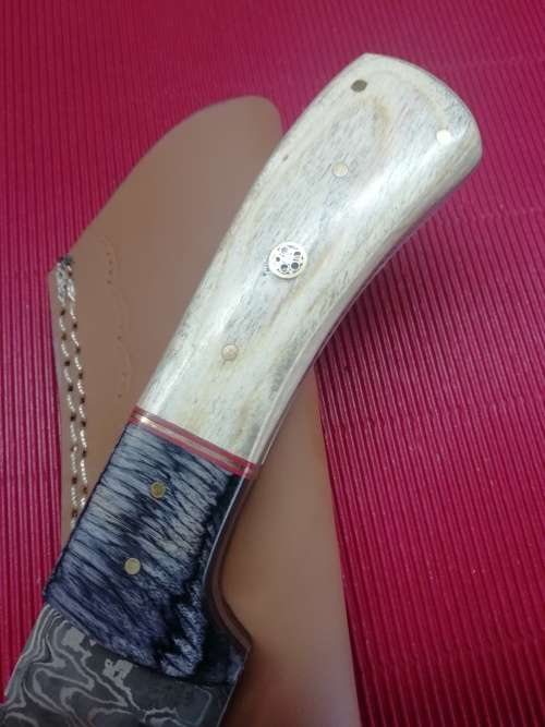 HANDMADE DAMASCUS STEEL HUNTING KNIFE !!!