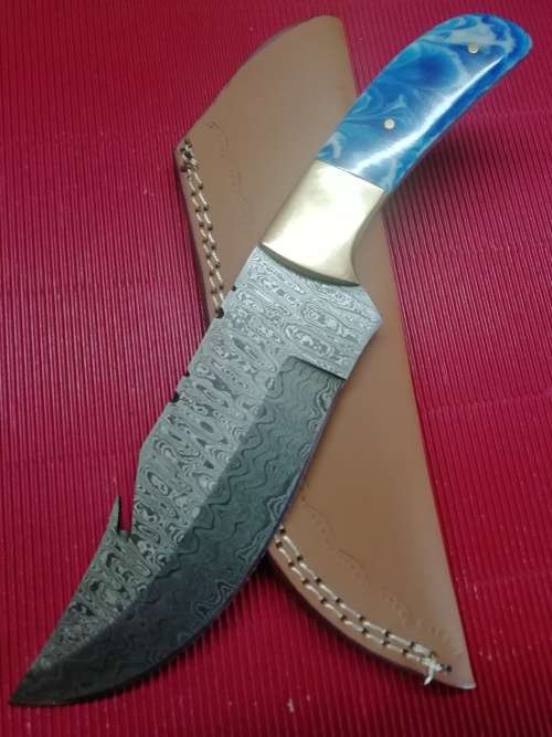 HANDMADE DAMASCUS STEEL HUNTING KNIFE !!!