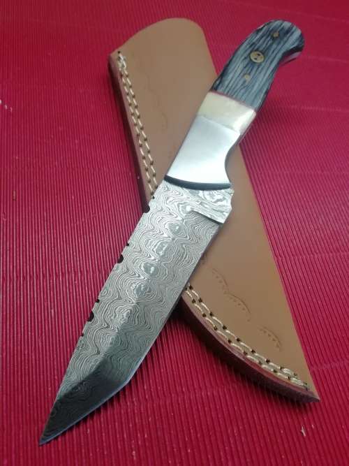 HANDMADE DAMASCUS STEEL HUNTING KNIFE !!!