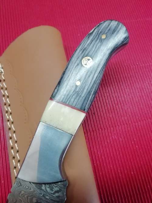 HANDMADE DAMASCUS STEEL HUNTING KNIFE !!!