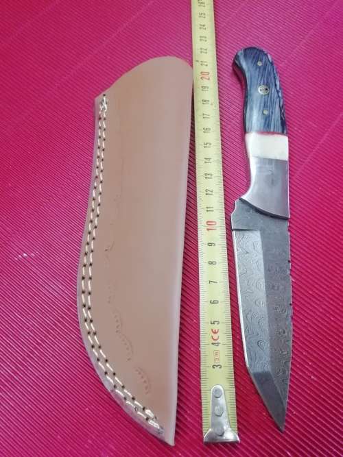 HANDMADE DAMASCUS STEEL HUNTING KNIFE !!!
