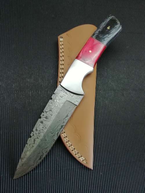 HANDMADE DAMASCUS STEEL HUNTING KNIFE !!!