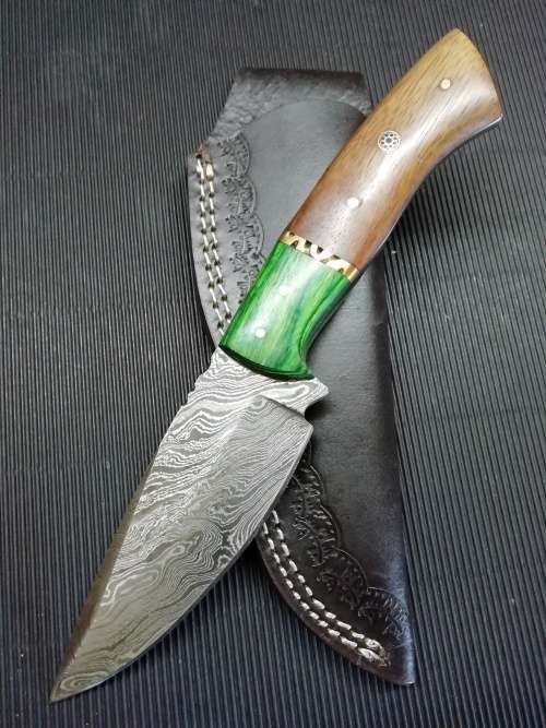HANDMADE DAMASCUS STEEL HUNTING KNIFE !!!