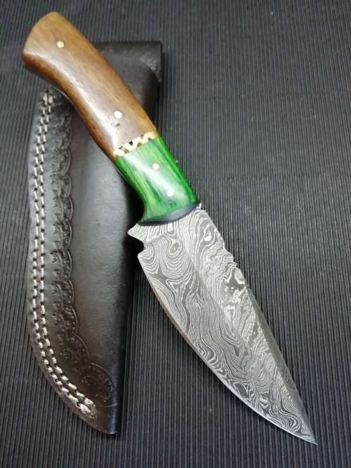 HANDMADE DAMASCUS STEEL HUNTING KNIFE !!!