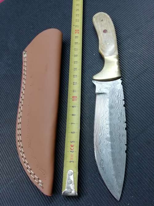 HANDMADE DAMASCUS STEEL HUNTING KNIFE !!!