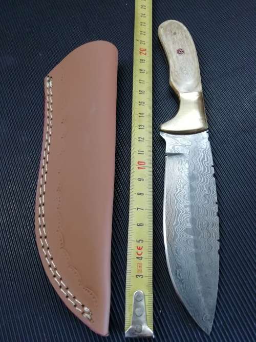 HANDMADE DAMASCUS STEEL HUNTING KNIFE !!!