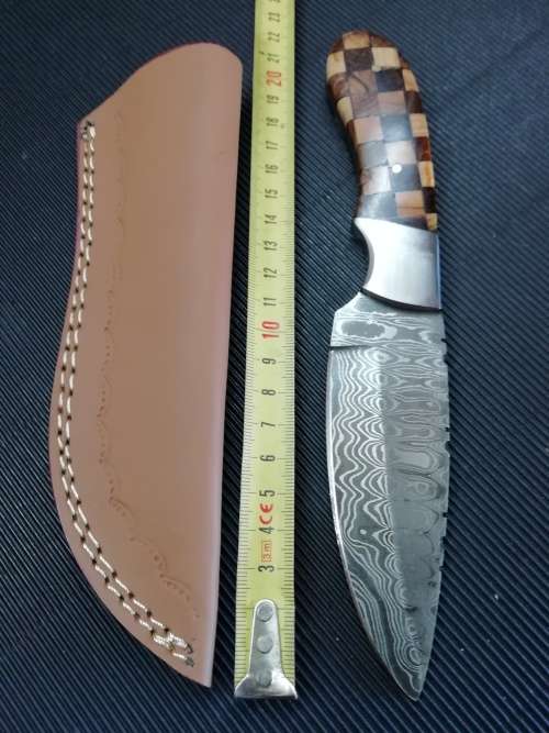 HANDMADE DAMASCUS STEEL HUNTING KNIFE !!!
