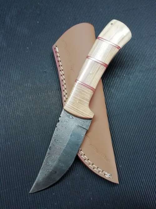HANDMADE DAMASCUS STEEL HUNTING KNIFE !!!