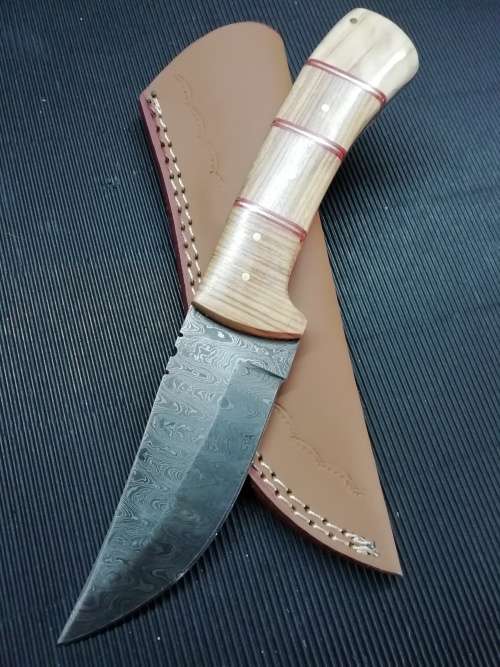 HANDMADE DAMASCUS STEEL HUNTING KNIFE !!!