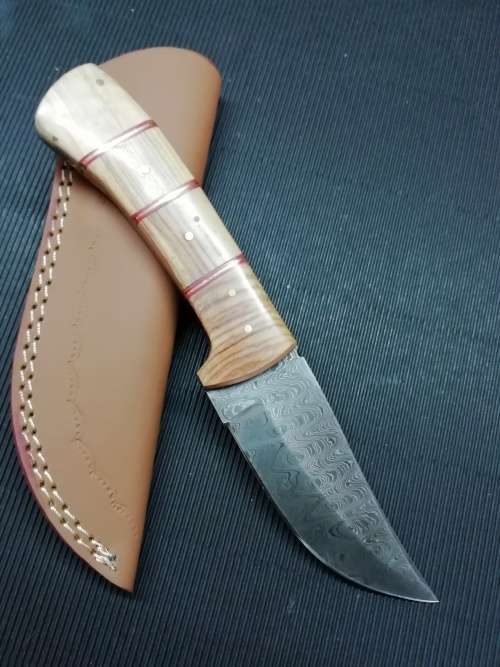 HANDMADE DAMASCUS STEEL HUNTING KNIFE !!!