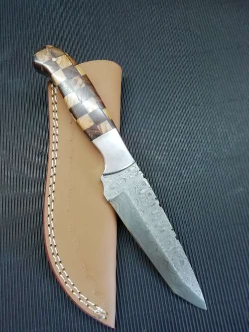 HANDMADE DAMASCUS STEEL HUNTING KNIFE !!!