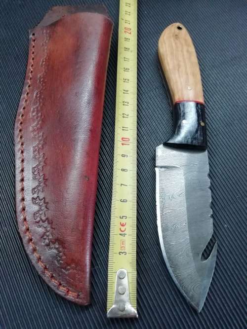 HANDMADE DAMASCUS STEEL HUNTING KNIFE !!!