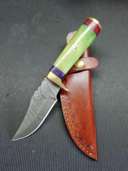 HANDMADE DAMASCUS STEEL HUNTING KNIFE !!!