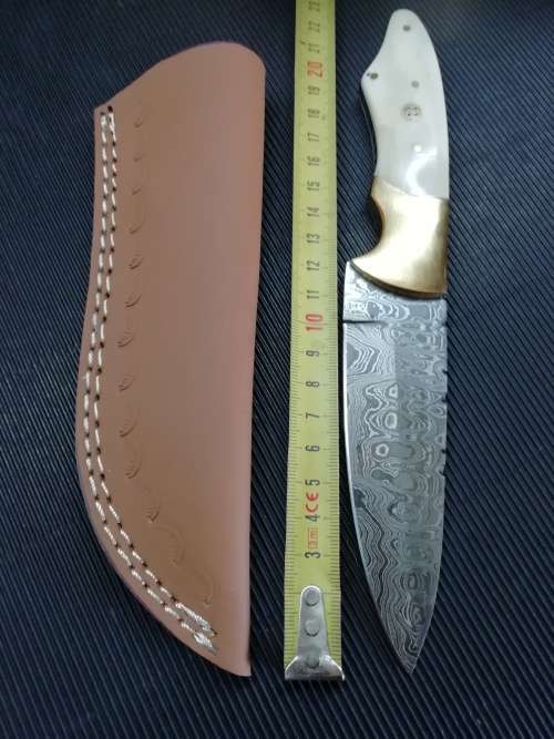 HANDMADE DAMASCUS STEEL HUNTING KNIFE !!!