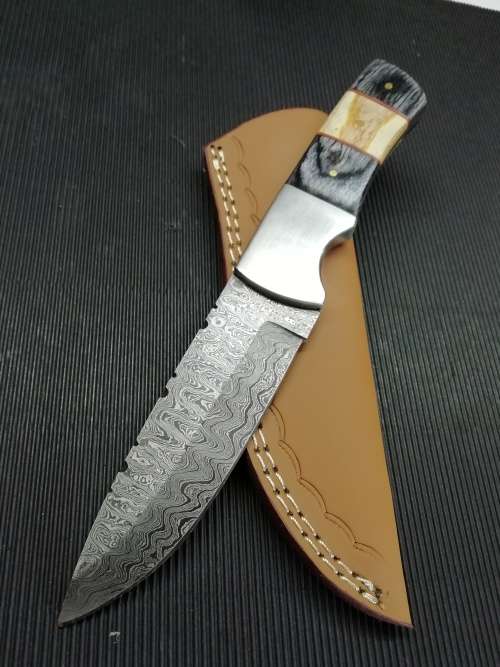 HANDMADE DAMASCUS STEEL HUNTING KNIFE !!!