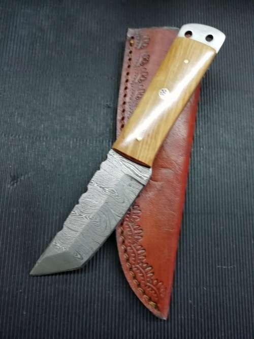HANDMADE DAMASCUS STEEL HUNTING KNIFE !!!