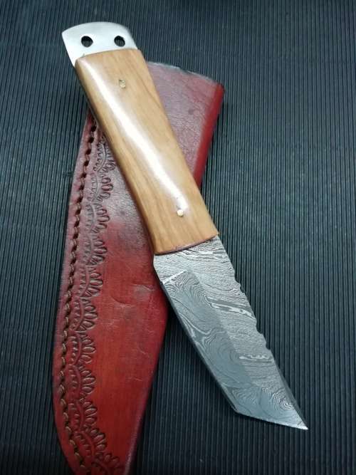HANDMADE DAMASCUS STEEL HUNTING KNIFE !!!