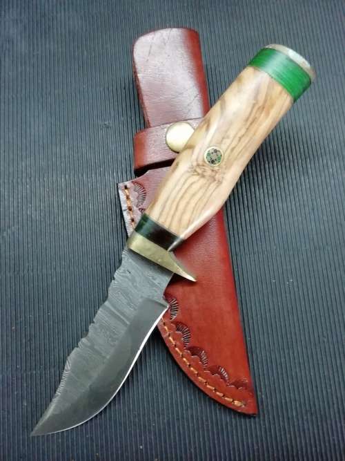HANDMADE DAMASCUS STEEL HUNTING KNIFE !!!