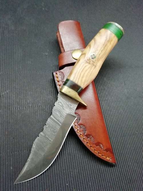 HANDMADE DAMASCUS STEEL HUNTING KNIFE !!!