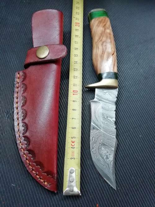 HANDMADE DAMASCUS STEEL HUNTING KNIFE !!!