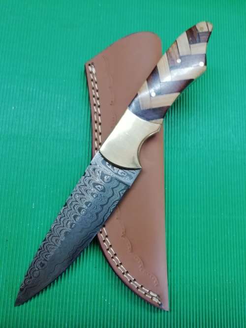 HANDMADE DAMASCUS STEEL HUNTING KNIFE !!!