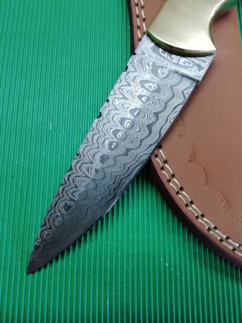 HANDMADE DAMASCUS STEEL HUNTING KNIFE !!!