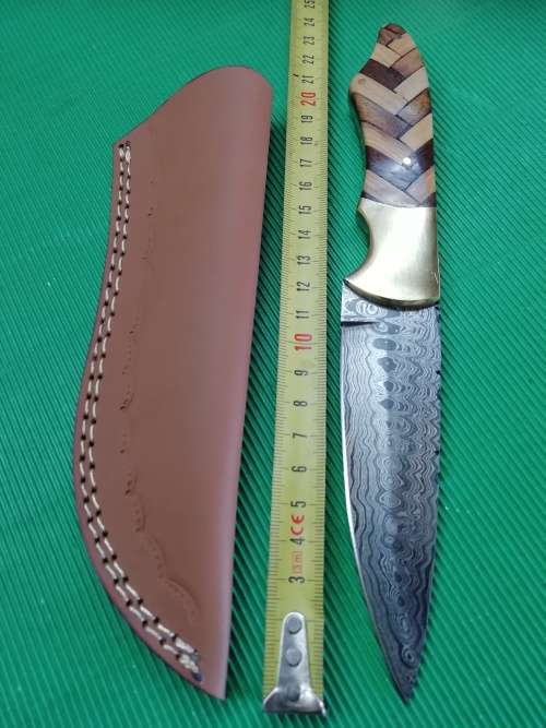 HANDMADE DAMASCUS STEEL HUNTING KNIFE !!!