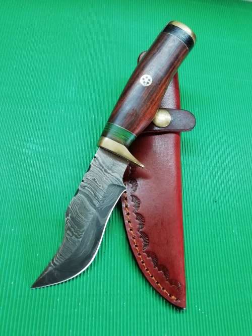 HANDMADE DAMASCUS STEEL HUNTING KNIFE !!!