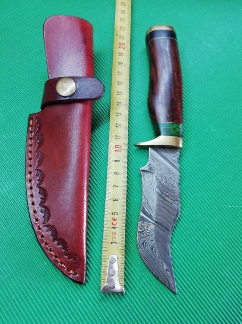 HANDMADE DAMASCUS STEEL HUNTING KNIFE !!!