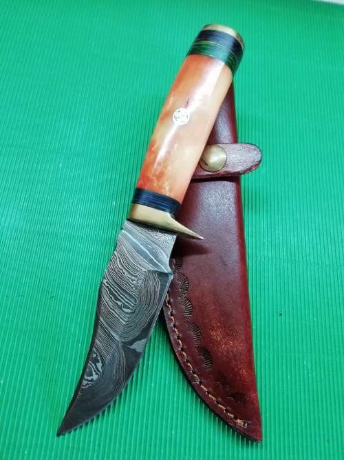 HANDMADE DAMASCUS STEEL HUNTING KNIFE !!!
