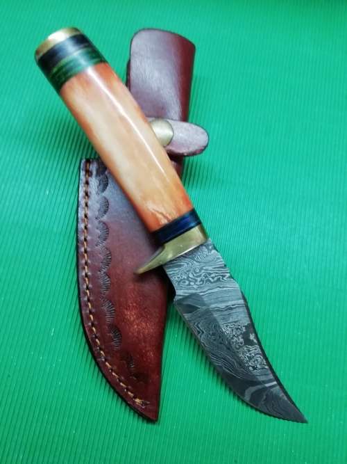 HANDMADE DAMASCUS STEEL HUNTING KNIFE !!!