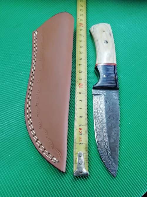 HANDMADE DAMASCUS STEEL HUNTING KNIFE !!!