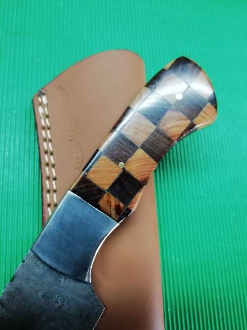 HANDMADE DAMASCUS STEEL HUNTING KNIFE !!!