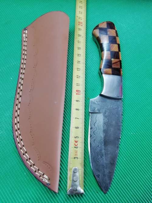 HANDMADE DAMASCUS STEEL HUNTING KNIFE !!!