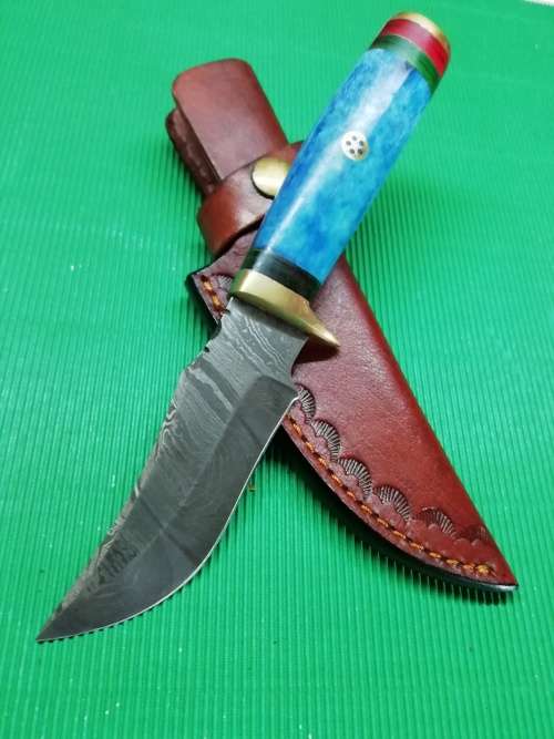 HANDMADE DAMASCUS STEEL HUNTING KNIFE !!!