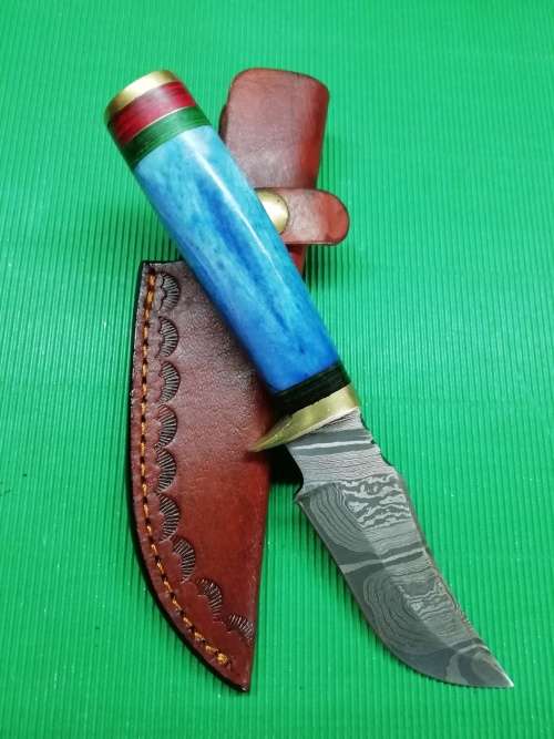 HANDMADE DAMASCUS STEEL HUNTING KNIFE !!!