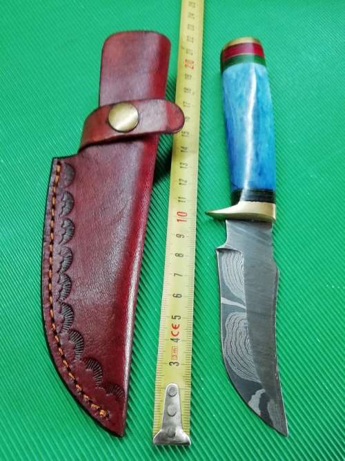 HANDMADE DAMASCUS STEEL HUNTING KNIFE !!!