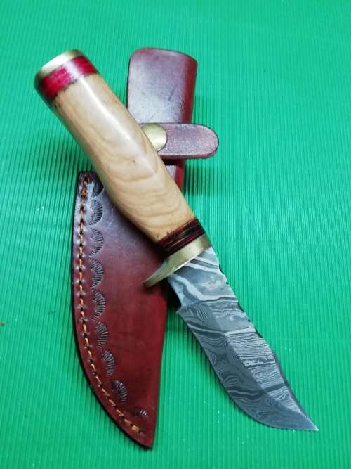 HANDMADE DAMASCUS STEEL HUNTING KNIFE !!!