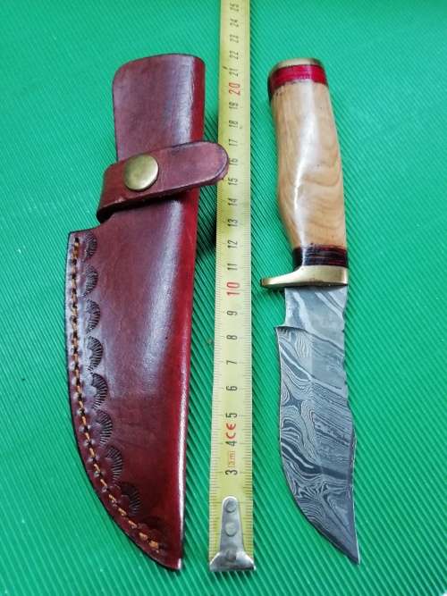 HANDMADE DAMASCUS STEEL HUNTING KNIFE !!!