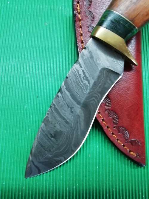 HANDMADE DAMASCUS STEEL HUNTING KNIFE !!!