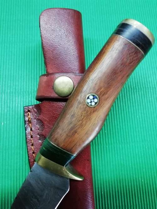 HANDMADE DAMASCUS STEEL HUNTING KNIFE !!!