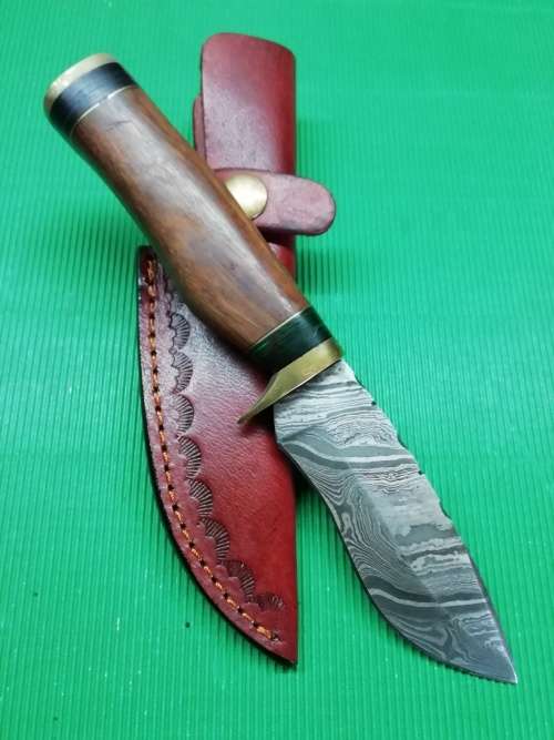 HANDMADE DAMASCUS STEEL HUNTING KNIFE !!!