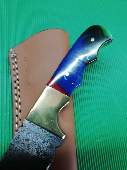 HANDMADE DAMASCUS STEEL HUNTING KNIFE !!!