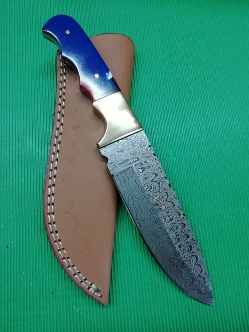 HANDMADE DAMASCUS STEEL HUNTING KNIFE !!!