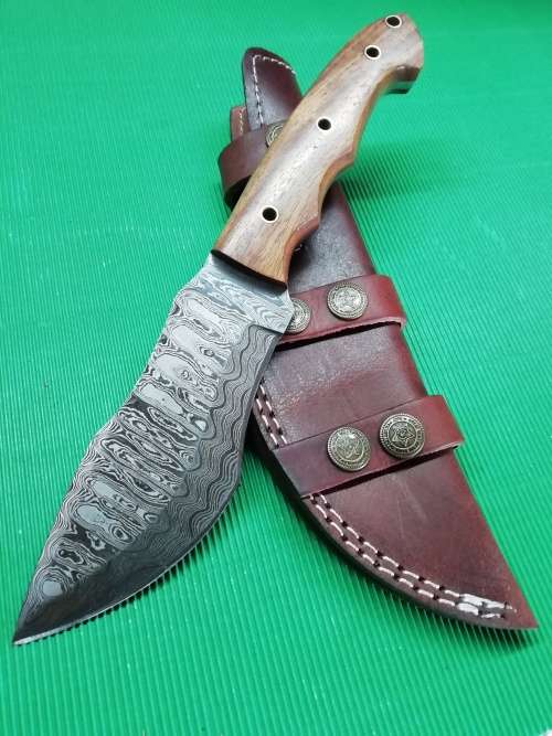 HANDMADE DAMASCUS STEEL HUNTING KNIFE !!!