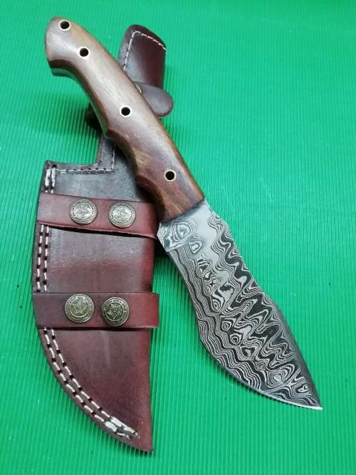 HANDMADE DAMASCUS STEEL HUNTING KNIFE !!!