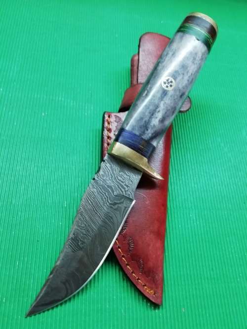 HANDMADE DAMASCUS STEEL HUNTING KNIFE !!!