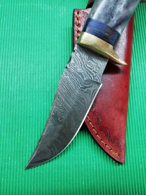 HANDMADE DAMASCUS STEEL HUNTING KNIFE !!!