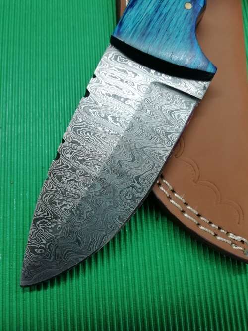 HANDMADE DAMASCUS STEEL HUNTING KNIFE !!!
