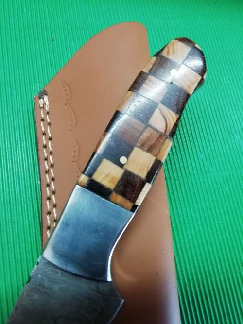 HANDMADE DAMASCUS STEEL HUNTING KNIFE !!!